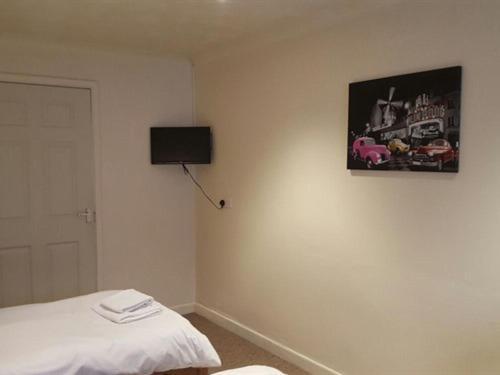 A35 Pit Stop Rooms Axminster Room photo