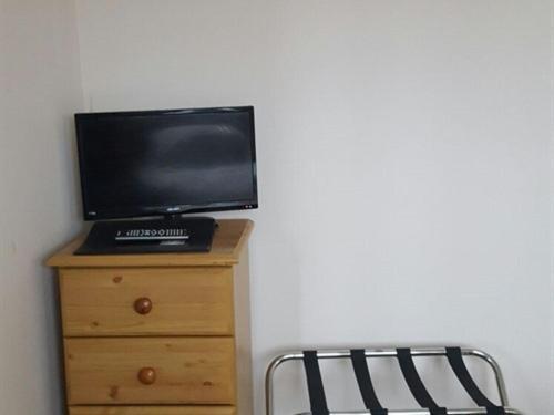 A35 Pit Stop Rooms Axminster Room photo